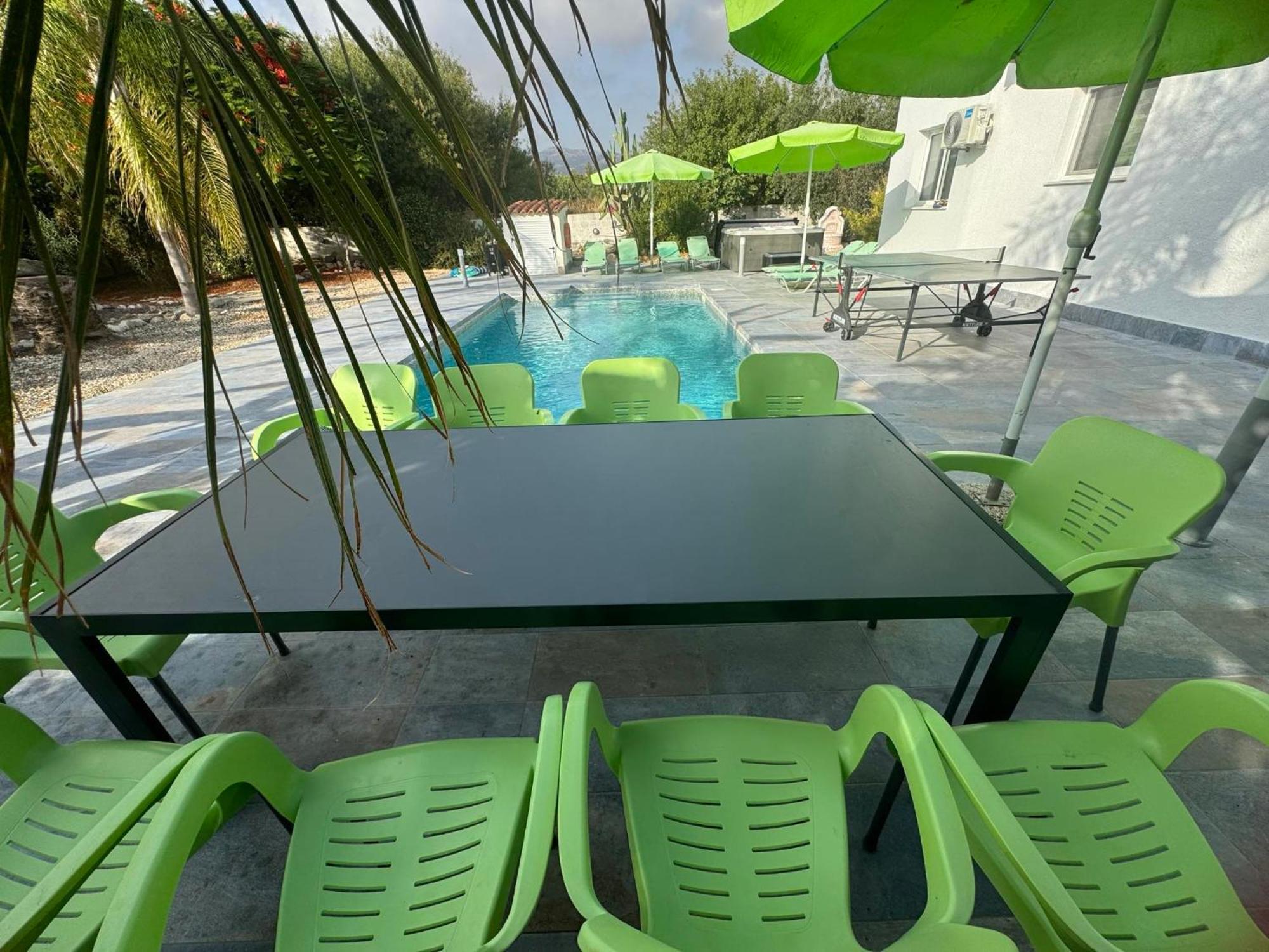Villa Coralia Gardens 1Km From Coral Bay Beach Buitenkant foto