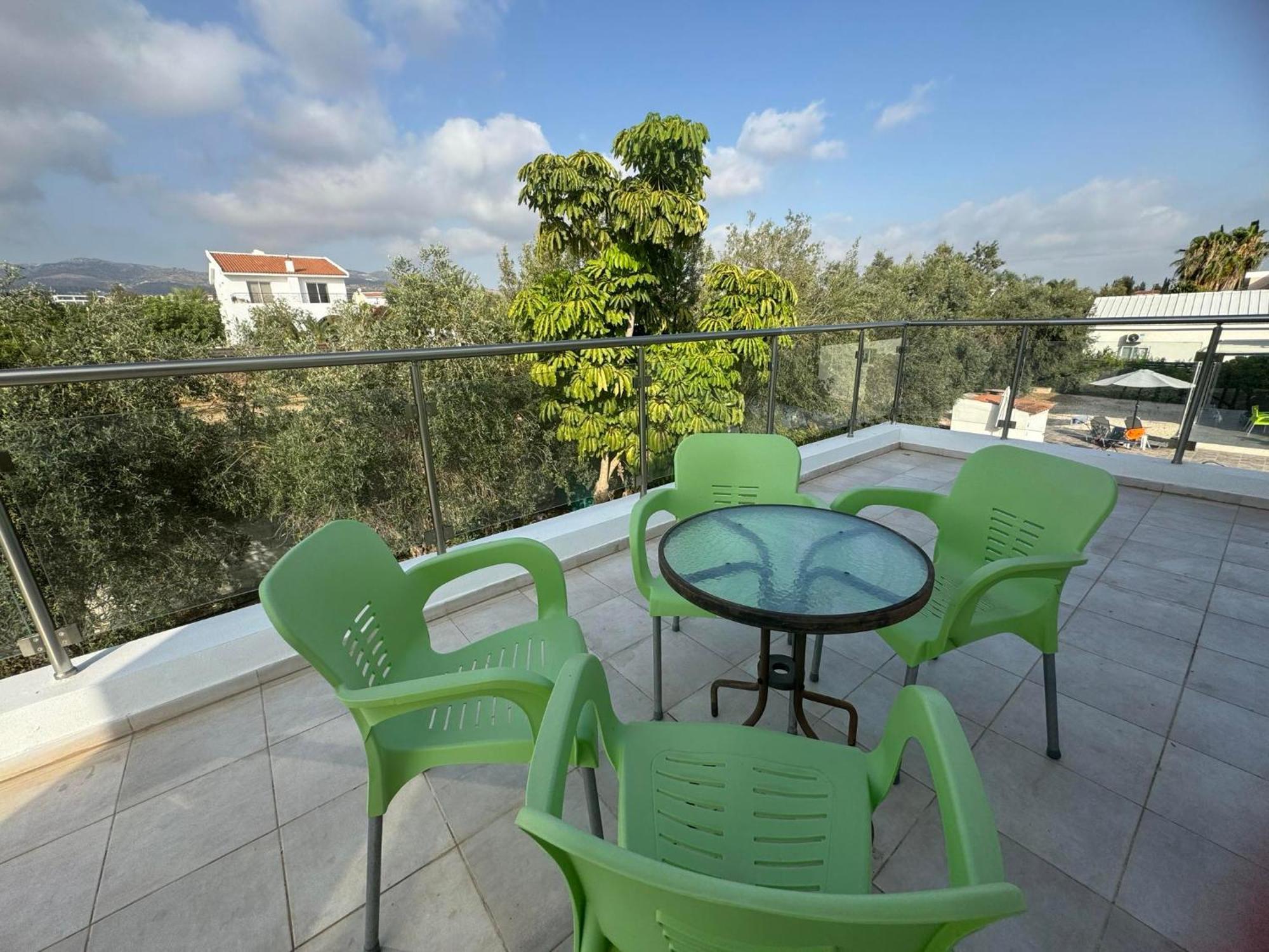 Villa Coralia Gardens 1Km From Coral Bay Beach Buitenkant foto